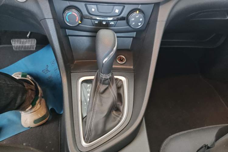 Used Buick GT 2021 Revised Version 1.3T Automatic Mild Hybrid Advanced Edition Gear Lever