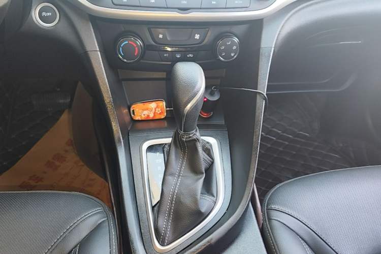 Used Buick GT 2021 1.3T Automatic Mild Hybrid Elite Version Gear Lever