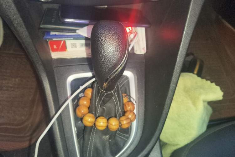 Used Buick GT 2021 Revised Version 1.3T Automatic Mild Hybrid Elite Edition Gear Lever