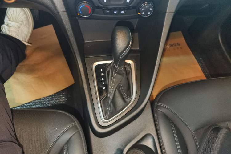 Used Buick GT 2021 Revised Version 1.3T Automatic Mild Hybrid Elite Edition Gear Lever