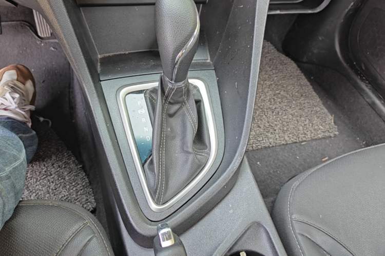 Used Buick GT 2021 Revised Version 1.3T Automatic Mild Hybrid Elite Edition Gear Lever