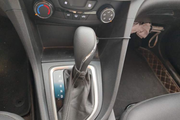 Used Buick GT 2021 Revised Version 1.3T Automatic Mild Hybrid Elite Edition Gear Lever