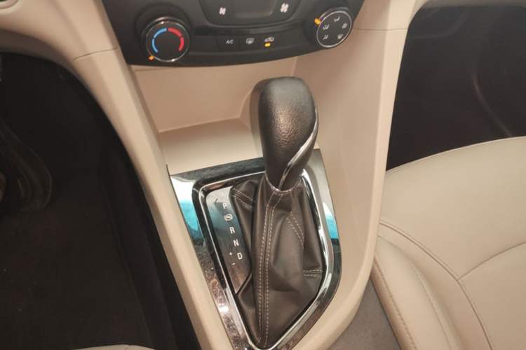 Used Buick GT 2021 Exemplar 1.5L Automatic Elite Version Gear Lever