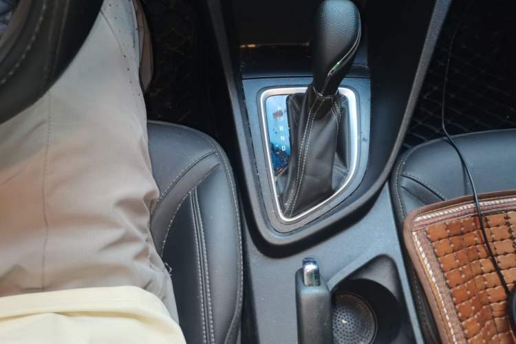 Used Buick GT 2021 Revised Version 1.3T Automatic Mild Hybrid Elite Edition Gear Lever