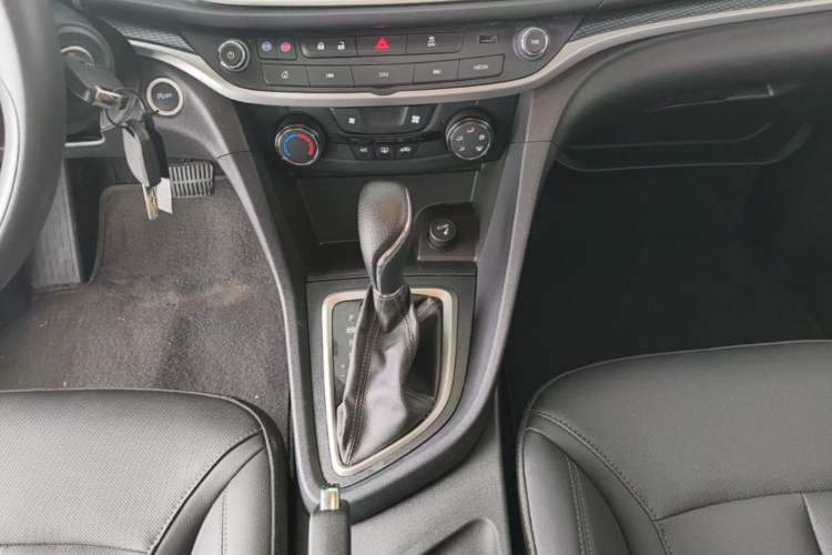 Used Buick GT 2021 Revised Version Flagship 1.5L Automatic Elite Edition Gear Lever