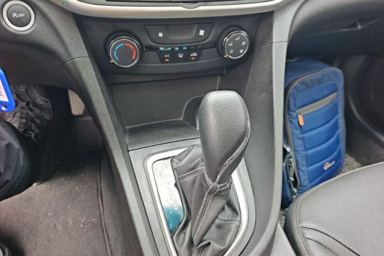 Used Buick GT 2021 Revised Version Flagship 1.5L Automatic Elite Edition Gear Lever