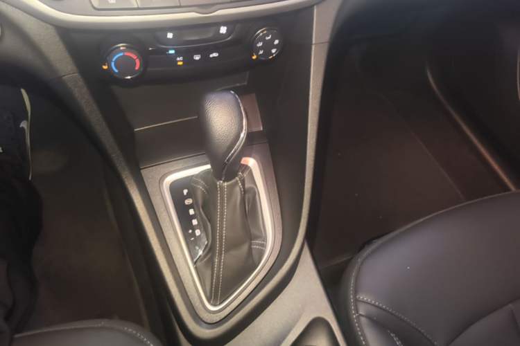 Used Buick GT 2021 Revised Version 1.3T Automatic Mild Hybrid Advanced Edition Gear Lever