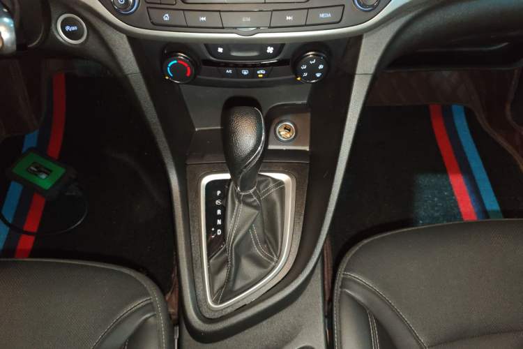 Used Buick GT 2021 Revised Version Flagship 1.5L Automatic Elite Edition Gear Lever
