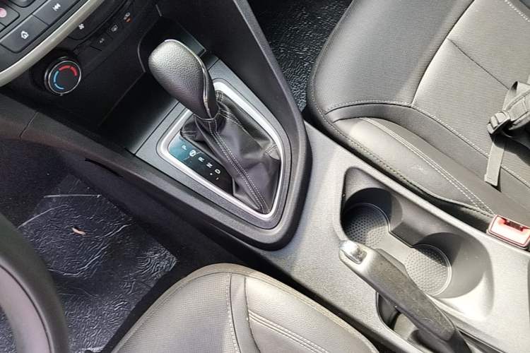 Used Buick GT 2021 Revised Version Flagship 1.5L Automatic Elite Edition Gear Lever