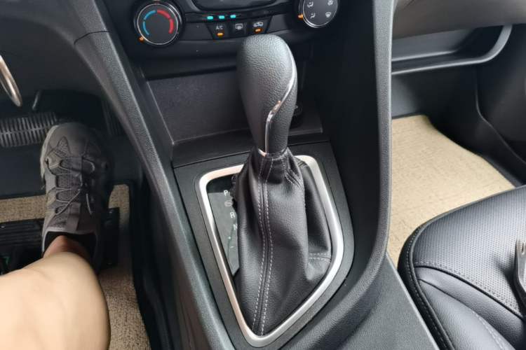 Used Buick GT 2021 Revised Version Flagship 1.5L Automatic Entry-Level Trim Gear Lever