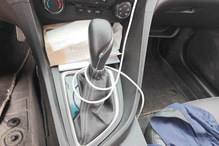 Used Buick GT 2021 Revised Version 1.3T Automatic Mild Hybrid Elite Edition Gear Lever
