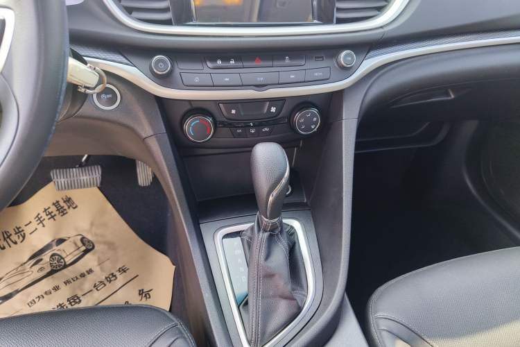 Used Buick GT 2021 Revised Version Flagship 1.5L Automatic Elite Edition Gear Lever