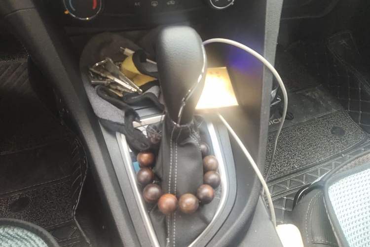 Used Buick GT 2021 Revised Version 1.3T Automatic Mild Hybrid Elite Edition Gear Lever