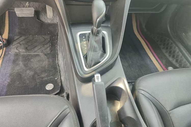 Used Buick GT 2021 1.3T Automatic Mild Hybrid Elite Version Gear Lever