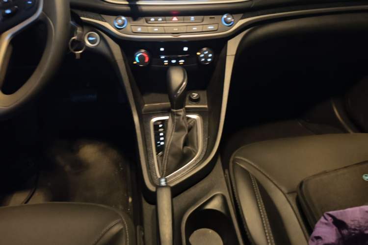 Used Buick GT 2021 Revised Version Flagship 1.5L Automatic Entry-Level Trim Gear Lever