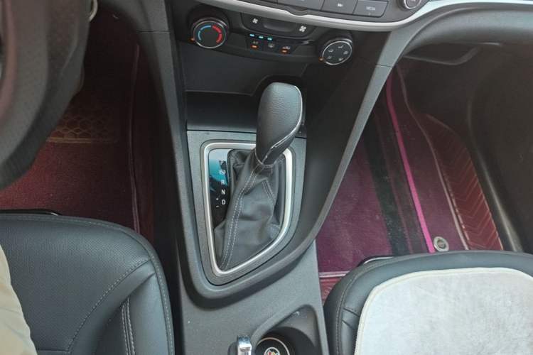 Used Buick GT 2021 Revised Version Flagship 1.5L Automatic Elite Edition Gear Lever