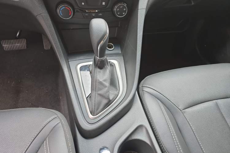 Used Buick GT 2021 Revised Version 1.3T Automatic Mild Hybrid Elite Edition Gear Lever