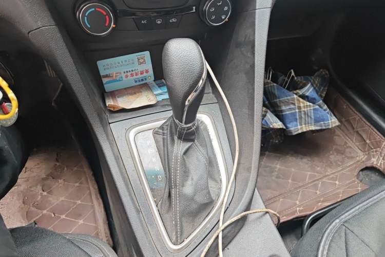 Used Buick GT 2021 Revised Version 1.3T Automatic Mild Hybrid Elite Edition Gear Lever