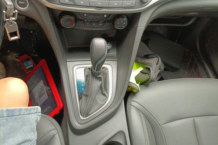 Used Buick GT 2021 Revised Version Flagship 1.5L Automatic Elite Edition Gear Lever