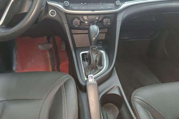 Used Buick GT 2021 Revised Version 1.3T Automatic Mild Hybrid Advanced Edition Gear Lever