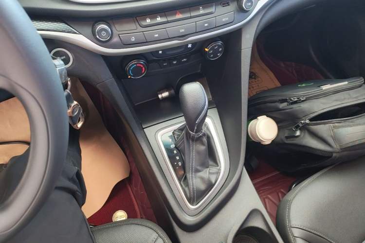 Used Buick GT 2021 Revised Version Flagship 1.5L Automatic Entry-Level Trim Gear Lever