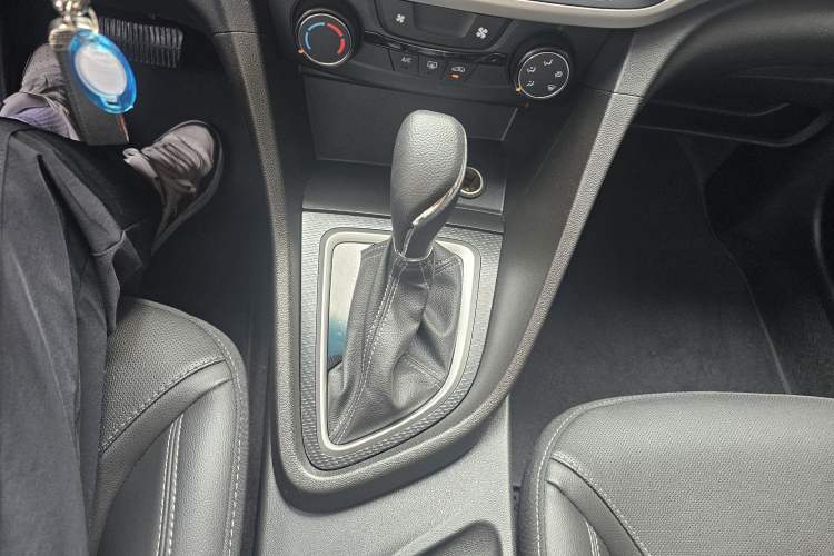 Used Buick GT 2021 Revised Version Flagship 1.5L Automatic Elite Edition Gear Lever