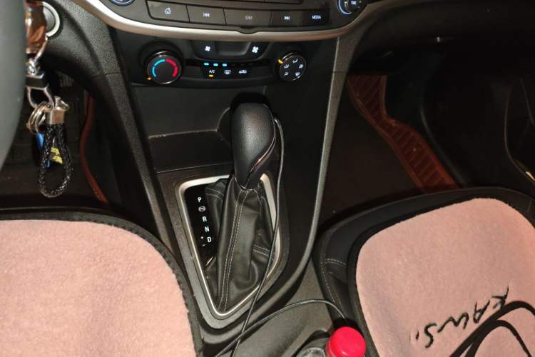 Used Buick GT 2021 Revised Version 1.3T Automatic Mild Hybrid Elite Edition Gear Lever