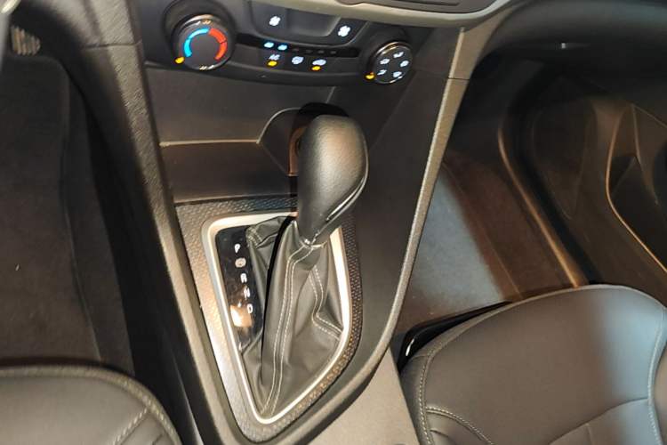 Used Buick GT 2021 Revised Version Flagship 1.5L Automatic Entry-Level Trim Gear Lever