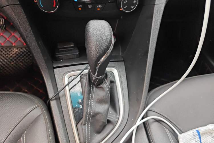 Used Buick GT 2021 Revised Version 1.3T Automatic Mild Hybrid Elite Edition Gear Lever