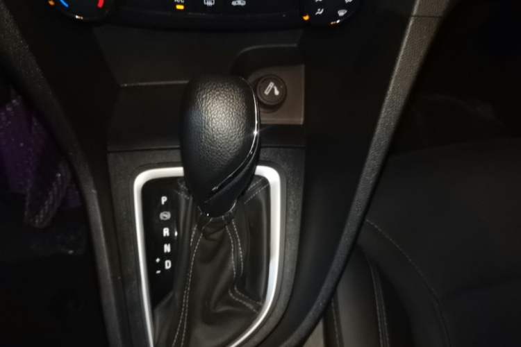 Used Buick GT 2021 Revised Version 1.3T Automatic Mild Hybrid Elite Edition Gear Lever