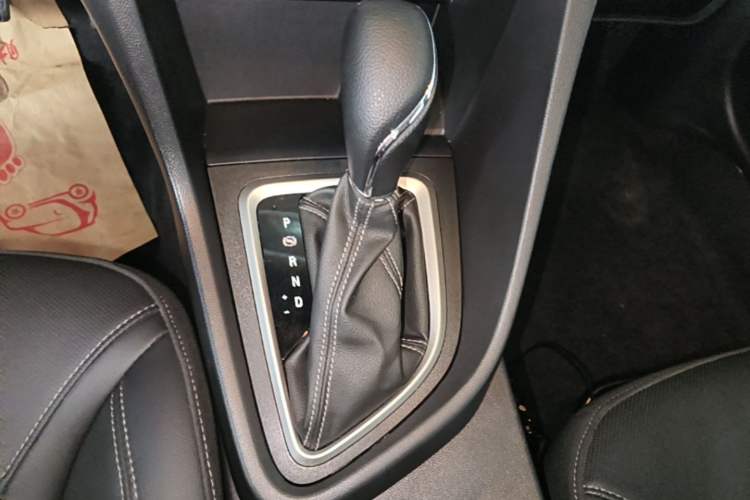 Used Buick GT 2021 Revised Version 1.3T Automatic Mild Hybrid Elite Edition Gear Lever