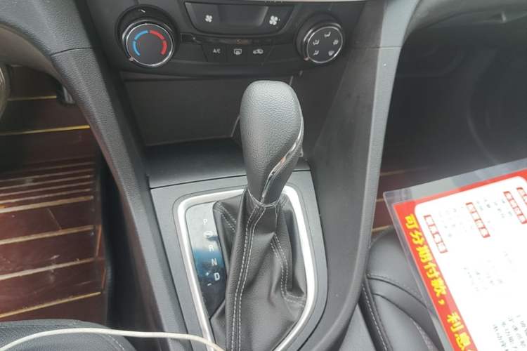 Used Buick GT 2021 Revised Version 1.3T Automatic Mild Hybrid Elite Edition Gear Lever