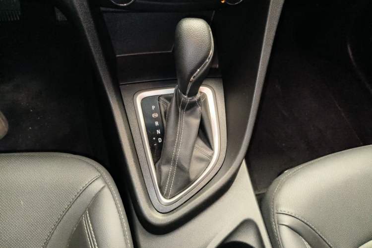 Used Buick GT 2021 Revised Version 1.3T Automatic Mild Hybrid Elite Edition Gear Lever