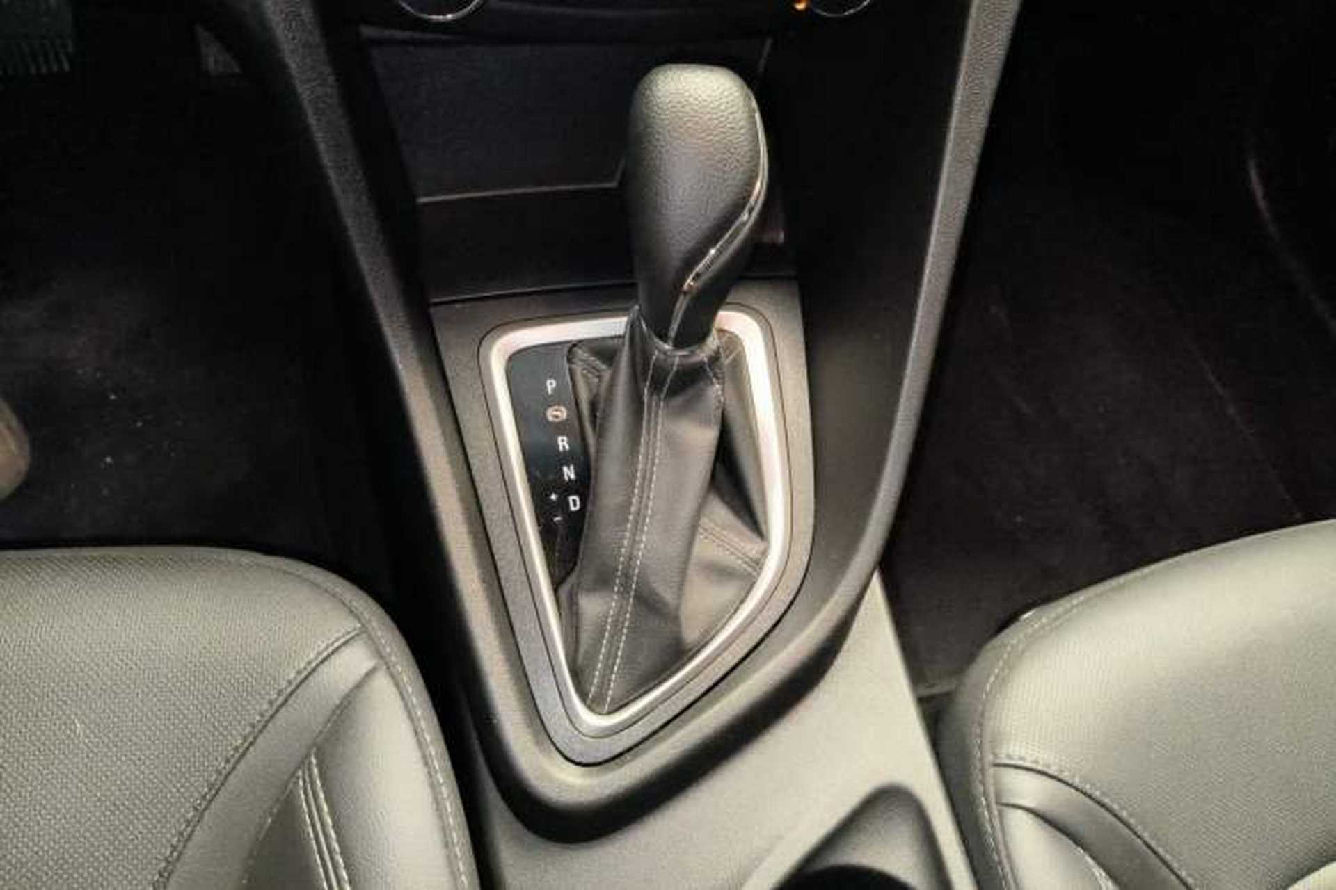 Used Buick GT 2021 Revised Version 1.3T Automatic Mild Hybrid Elite Edition Gear Lever