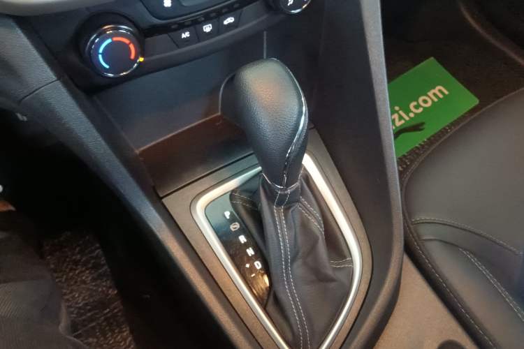Used Buick GT 2021 Revised Version 1.3T Automatic Mild Hybrid Elite Edition Gear Lever