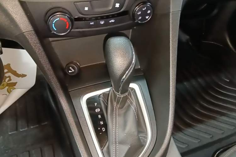 Used Buick GT 2021 Revised Version 1.3T Automatic Mild Hybrid Elite Edition Gear Lever