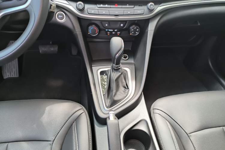 Used Buick GT 2021 Revised Version Flagship 1.5L Automatic Elite Edition Gear Lever