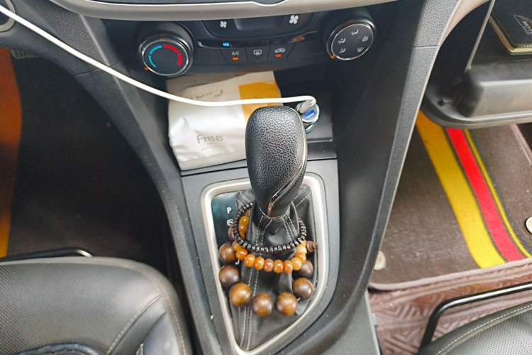 Used Buick GT 2021 Revised Version 1.3T Automatic Mild Hybrid Elite Edition Gear Lever