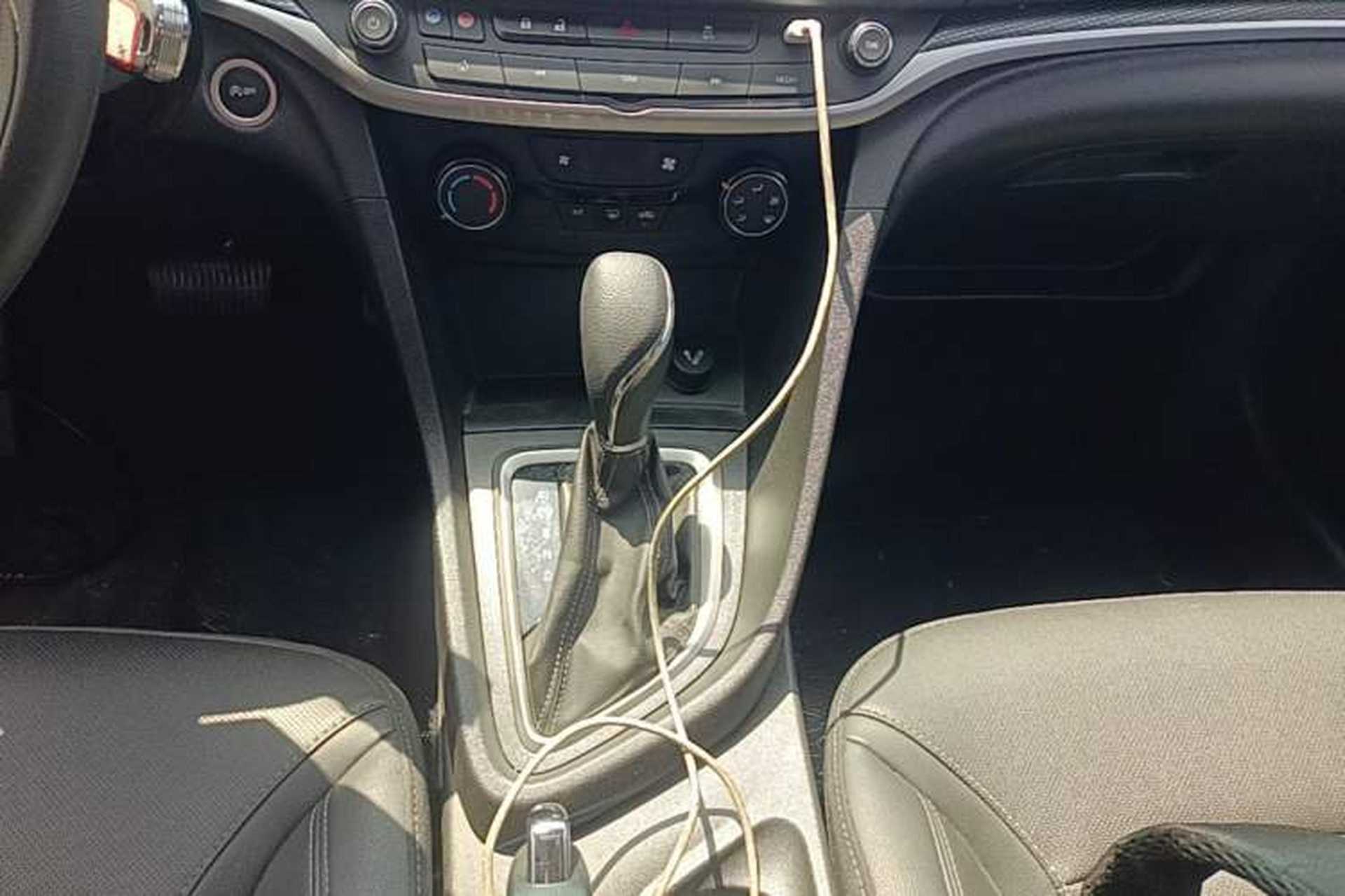 Used Buick GT 2021 Revised Version Flagship 1.5L Automatic Elite Edition Gear Lever