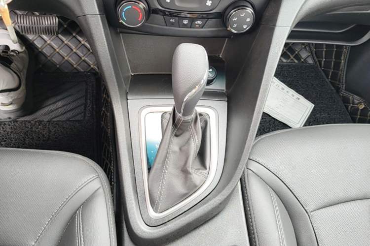 Used Buick GT 2021 Revised Version 1.3T Automatic Mild Hybrid Elite Edition Gear Lever
