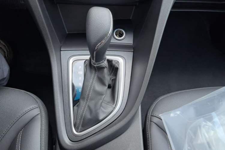 Used Buick GT 2021 Revised Version 1.3T Automatic Mild Hybrid Elite Edition Gear Lever