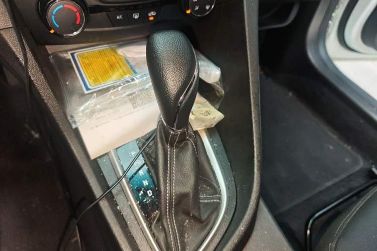 Used Buick GT 2021 1.3T Automatic Mild Hybrid Elite Version Gear Lever