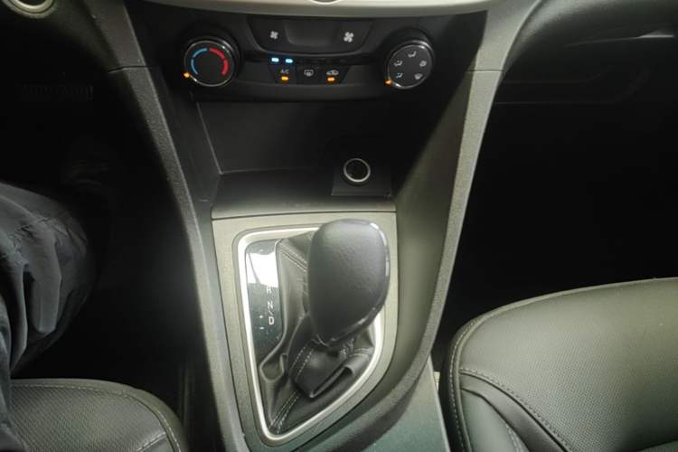 Used Buick GT 2021 Revised Version Flagship 1.5L Automatic Entry-Level Trim Gear Lever