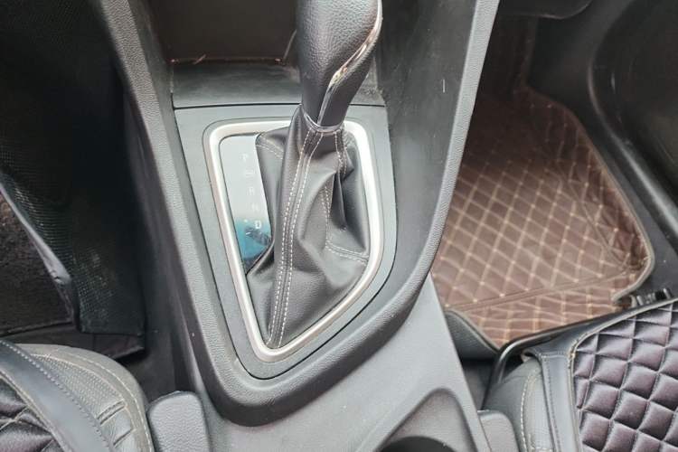 Used Buick GT 2021 Revised Version 1.3T Automatic Mild Hybrid Elite Edition Gear Lever