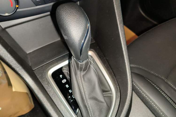 Used Buick GT 2021 Revised Version Flagship 1.5L Automatic Elite Edition Gear Lever