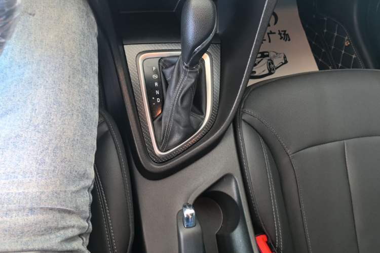 Used Buick GT 2021 Revised Version 1.3T Automatic Mild Hybrid Elite Edition Gear Lever