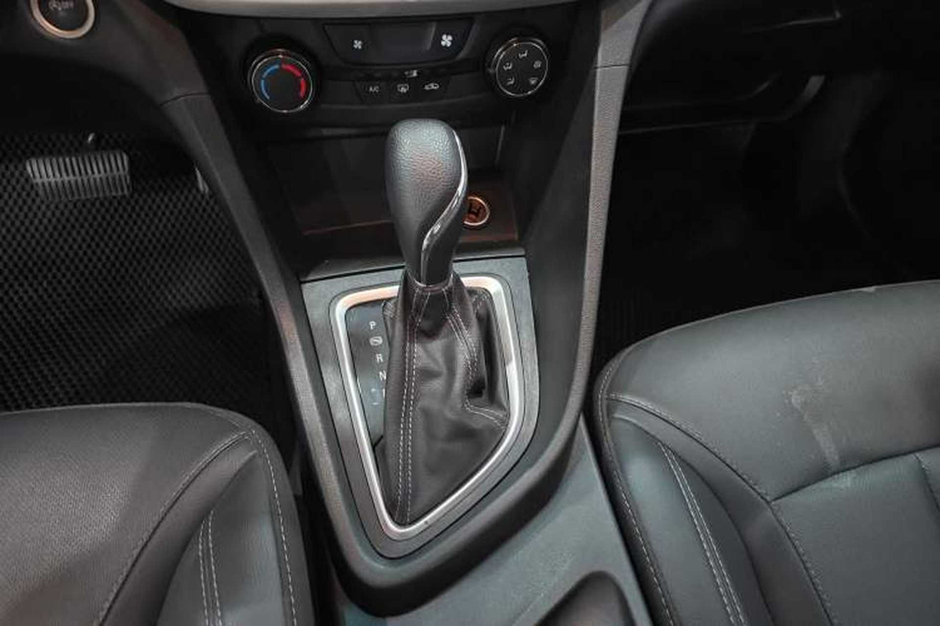 Used Buick GT 2021 Revised Version 1.3T Automatic Mild Hybrid Elite Edition Gear Lever