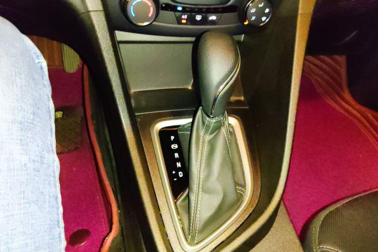 Used Buick GT 2021 Revised Version 1.3T Automatic Mild Hybrid Elite Edition Gear Lever