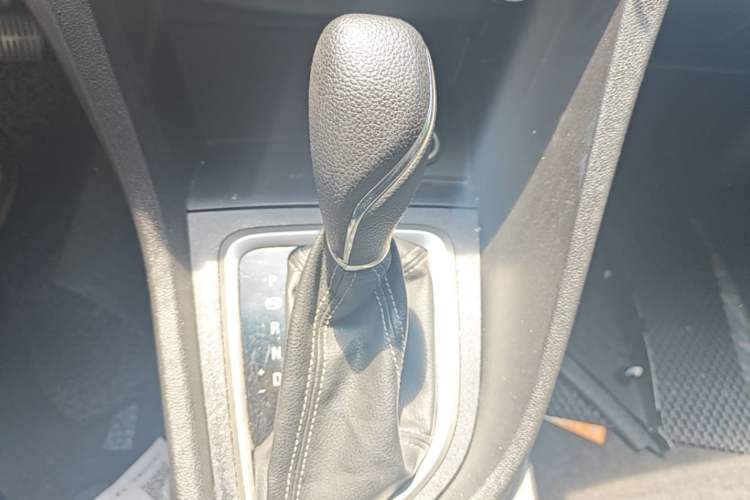 Used Buick GT 2021 Revised Version 1.3T Automatic Mild Hybrid Elite Edition Gear Lever