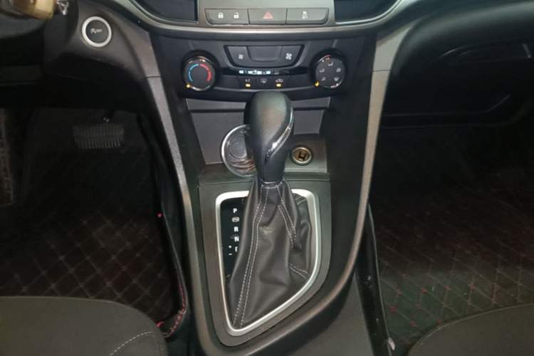 Used Buick GT 2021 1.3T Automatic Mild Hybrid Entry Model Gear Lever